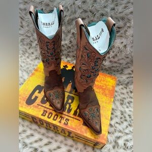 Corral Cowgirl Boots 8 1/2 Gently used leather